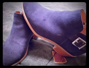 Vionic Blue Suede Ankle Boot
